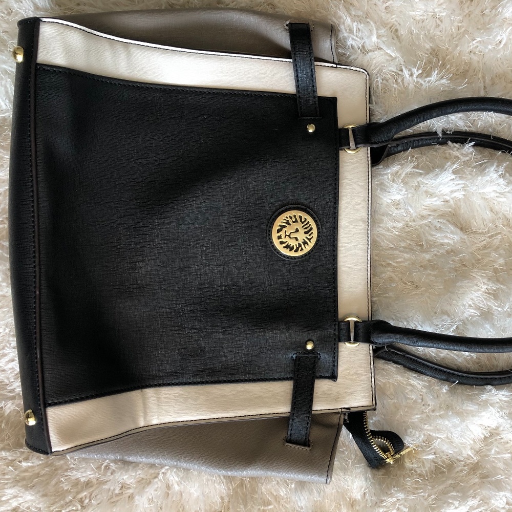 Erica Lyons purse